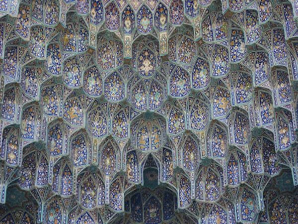 دانلود فایل ورد مقرنس در معماری اسلامی